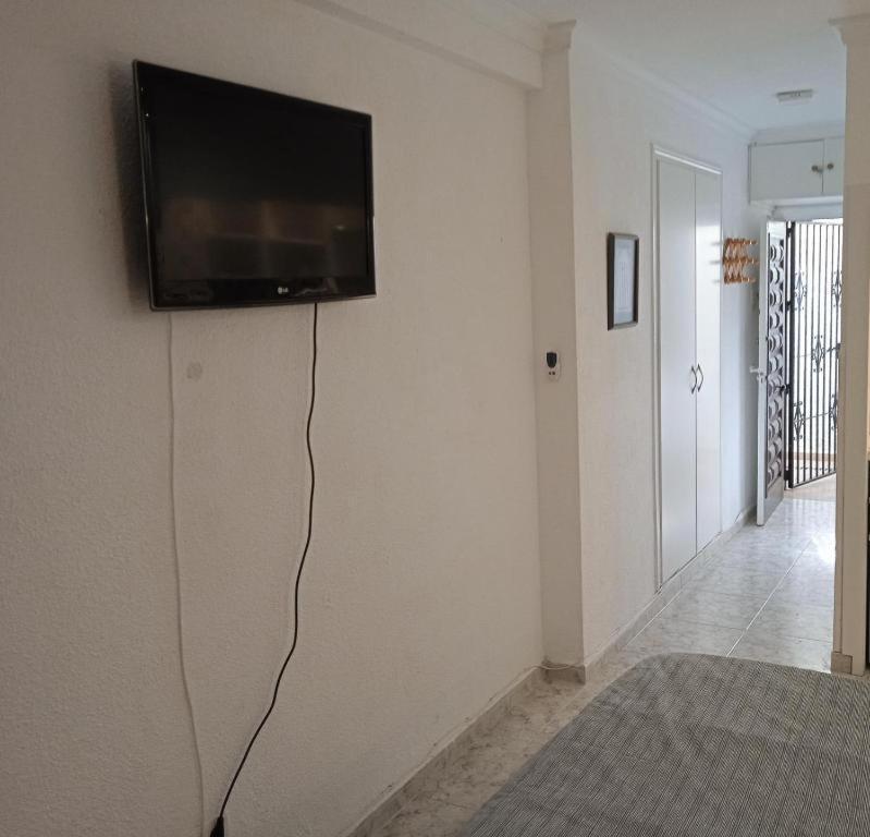 Budget Beachside Sleeps 2 Basic No-frills Just Steps From The Benalmadena