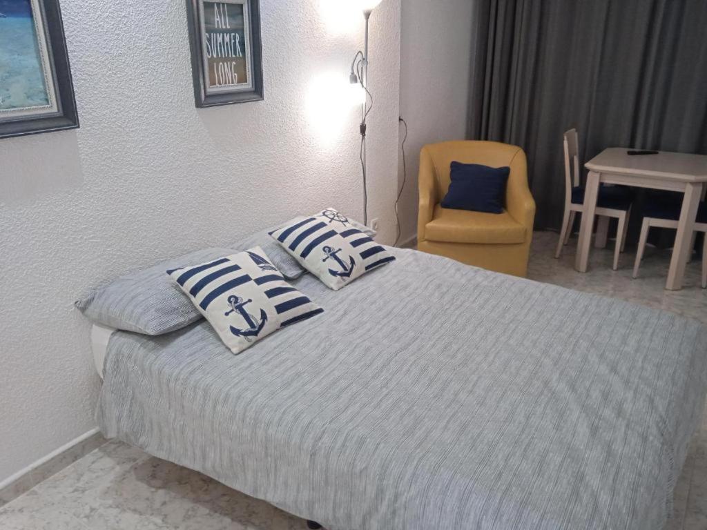 Budget Beachside Sleeps 2 Basic No-frills Just Steps From The Apartment Benalmadena